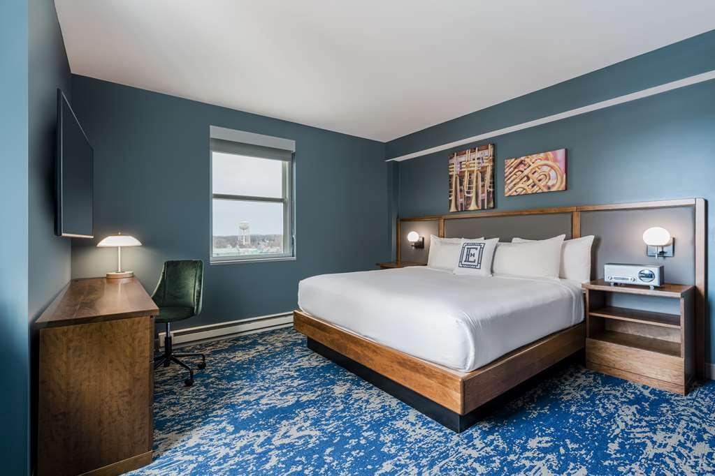 Hotel Elkhart, Tapestry Collection By Hilton Bilik gambar